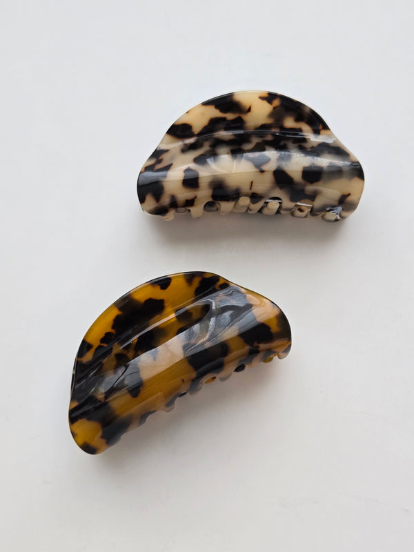 083 | tortoise shell curved hair clip